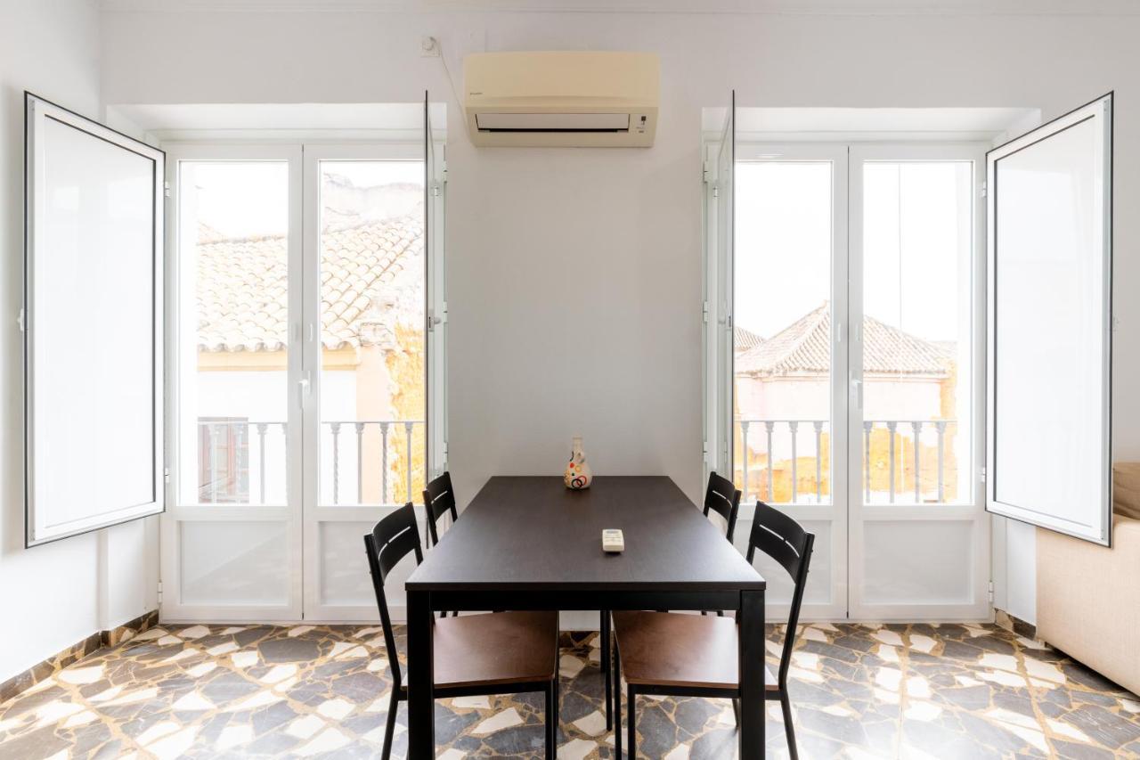 Aoa Conde De Ibarra Apartment Seville Exterior photo