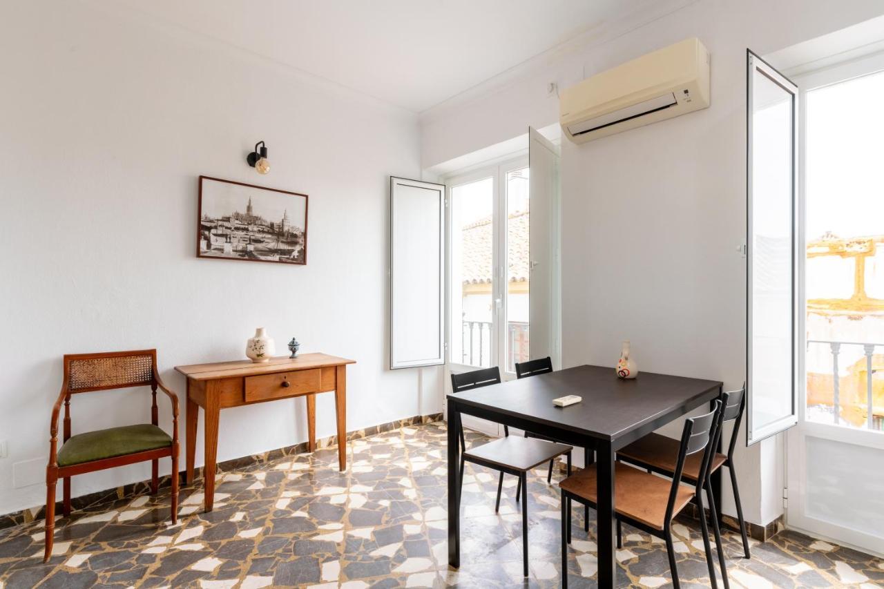 Aoa Conde De Ibarra Apartment Seville Exterior photo